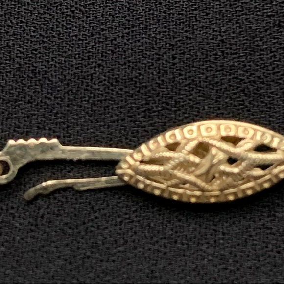 Classic Natural Pearl Necklace with Matching Earring Set - Picture 8 of 11